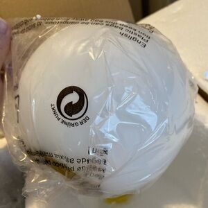 2 LED light fixtures